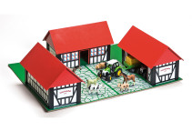 Bull, Bondgård med tre byggnader och lekplatta