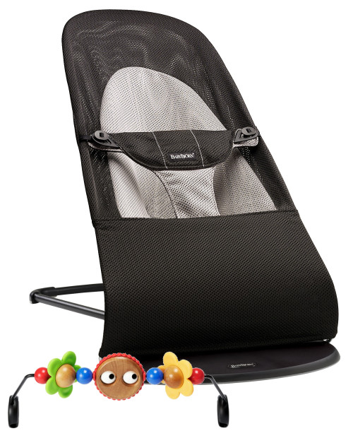 BABYBJÖRN, Balance Soft, Babysitter + Träleksak, Svart/Grå, Paket