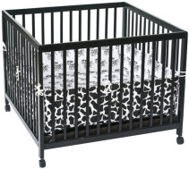 Baby Trold, Lekhage i trä, 100×100 cm, Svart