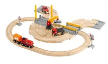 BRIO, Träjärnväg, Tågset med väg och kran 33208