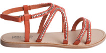 Little Pieces, Sandaler