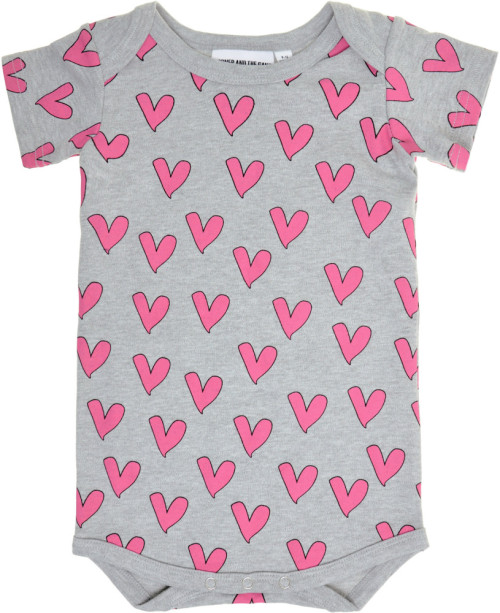 Gardner and the gang, Body, Love heart, Grey